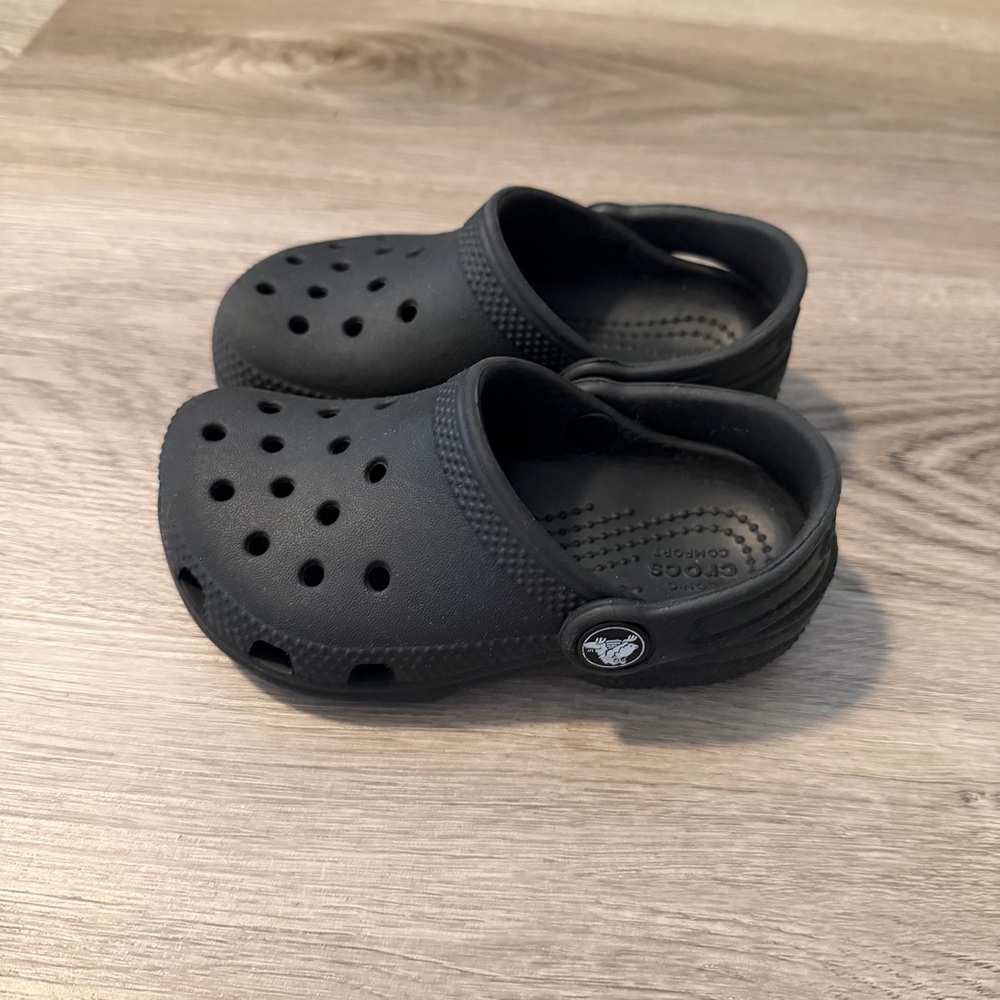 CROCS Kids Black Water Shoes - Picture 2 of 6